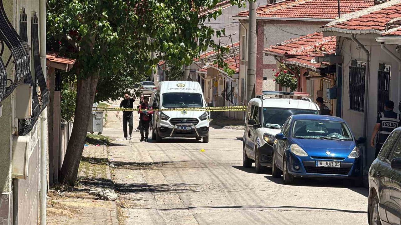 Eskişehir'de geri gelen aracın çarpması sonucu 86 yaşındaki kadın hayatını kaybetti