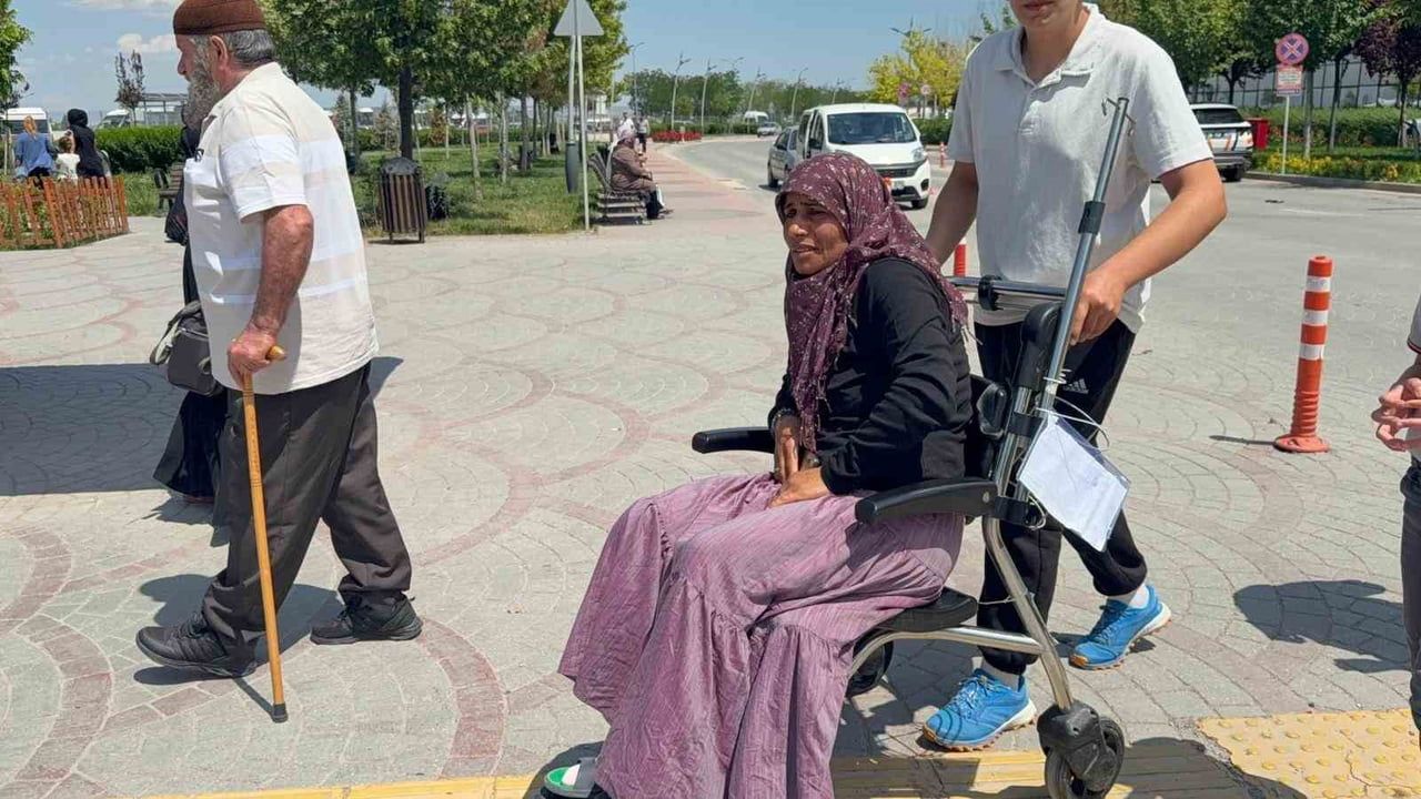 Eskişehir Günyüzü'nde yol anlaşmazlığı iddiası: 4 çocuk annesi darp edildiğini bildirdi