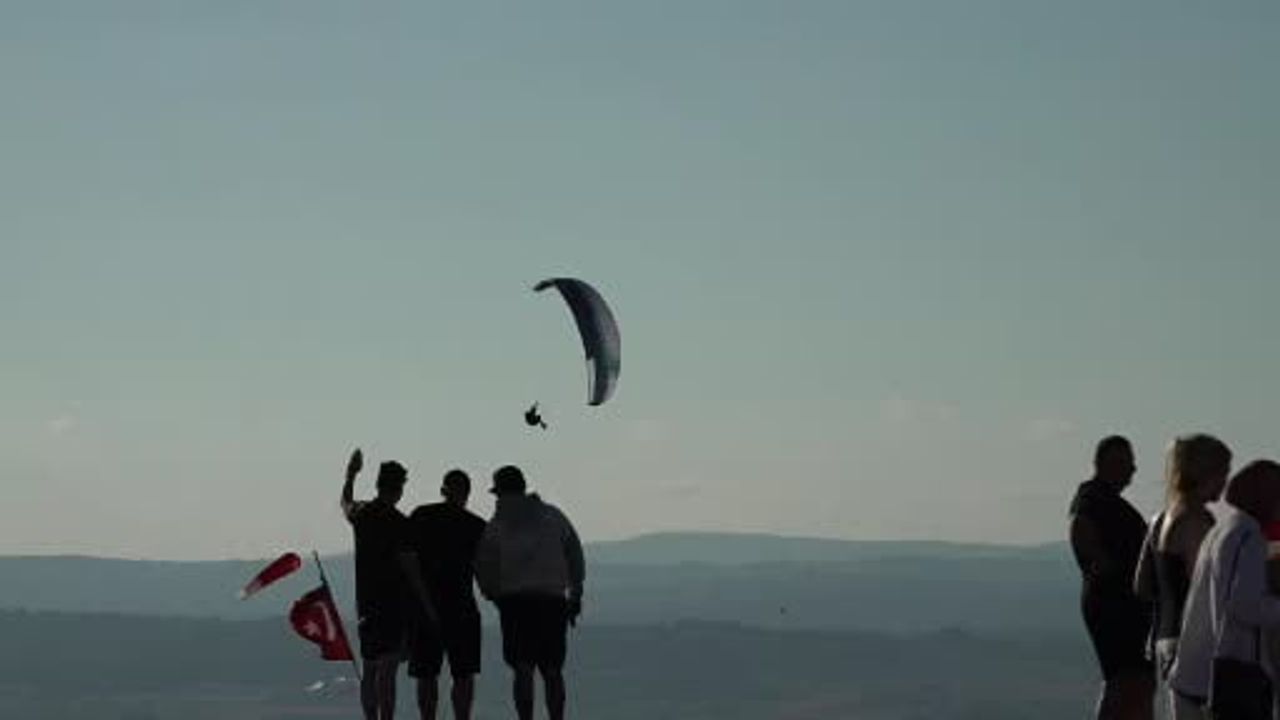 Eskişehir’i gökyüzünden geçti, rotasını Kütahya’ya çevirdi