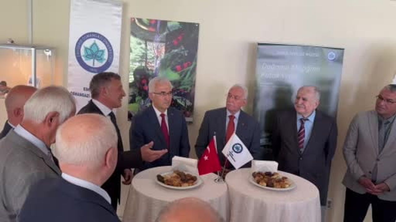 Eskişehir Osmangazi Üniversitesi'nde 34 bin örnekli Zooloji Müzesi yeni yerine taşınarak açıldı