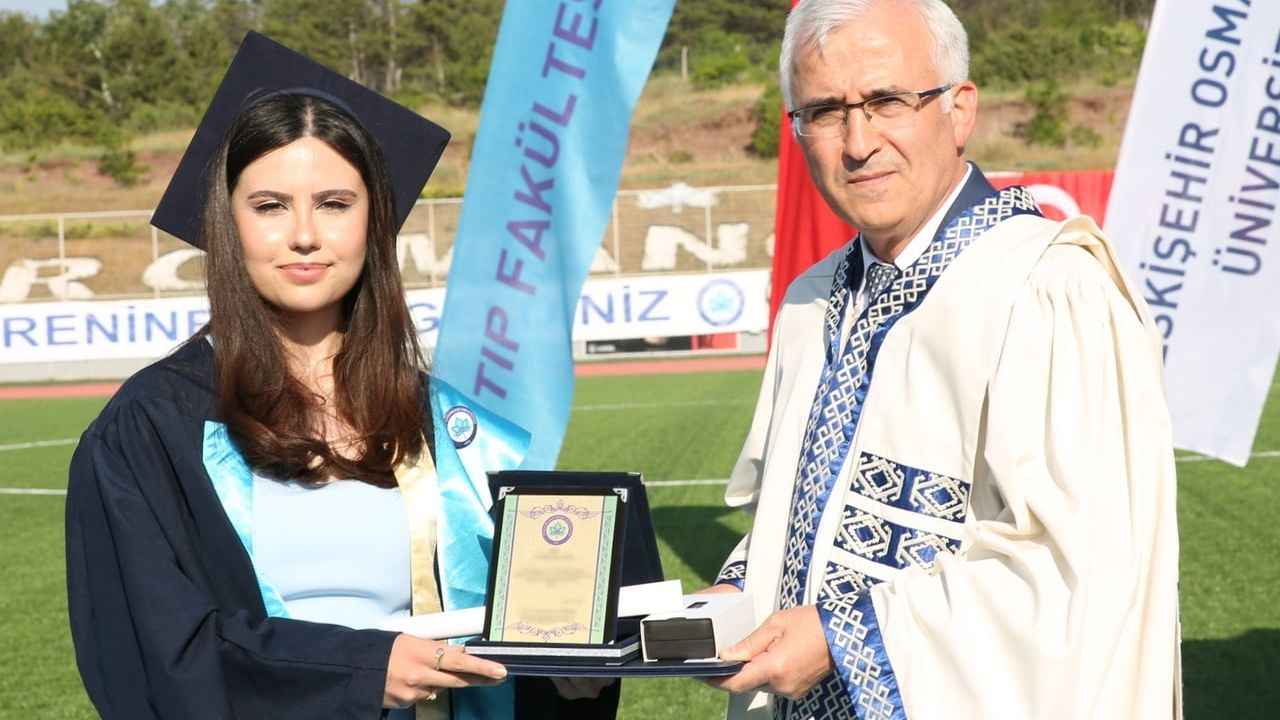 ESOGÜ tıp fakültesi 2026 mezunlarını verdi