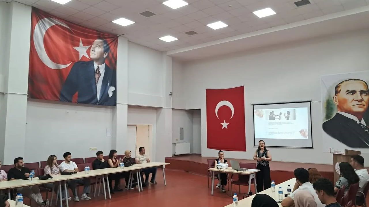 Evlenecek gençlere eğitim ve sağlık desteği