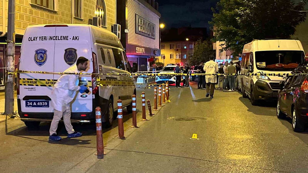 Eyüpsultan'da motosikletli şüphelilerden silahlı saldırı: 1 yaralı