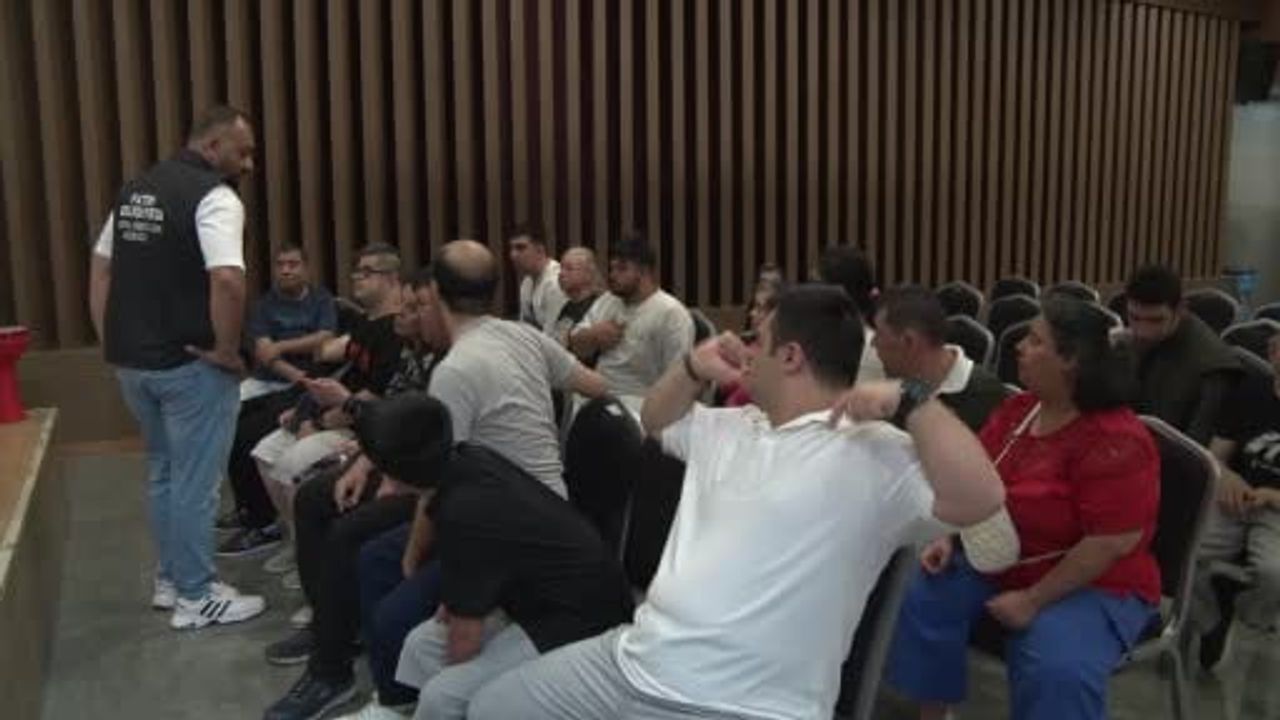 Fatih Sanat Akademisi’nde özel bireylere müzik ve tiyatro eğitimi