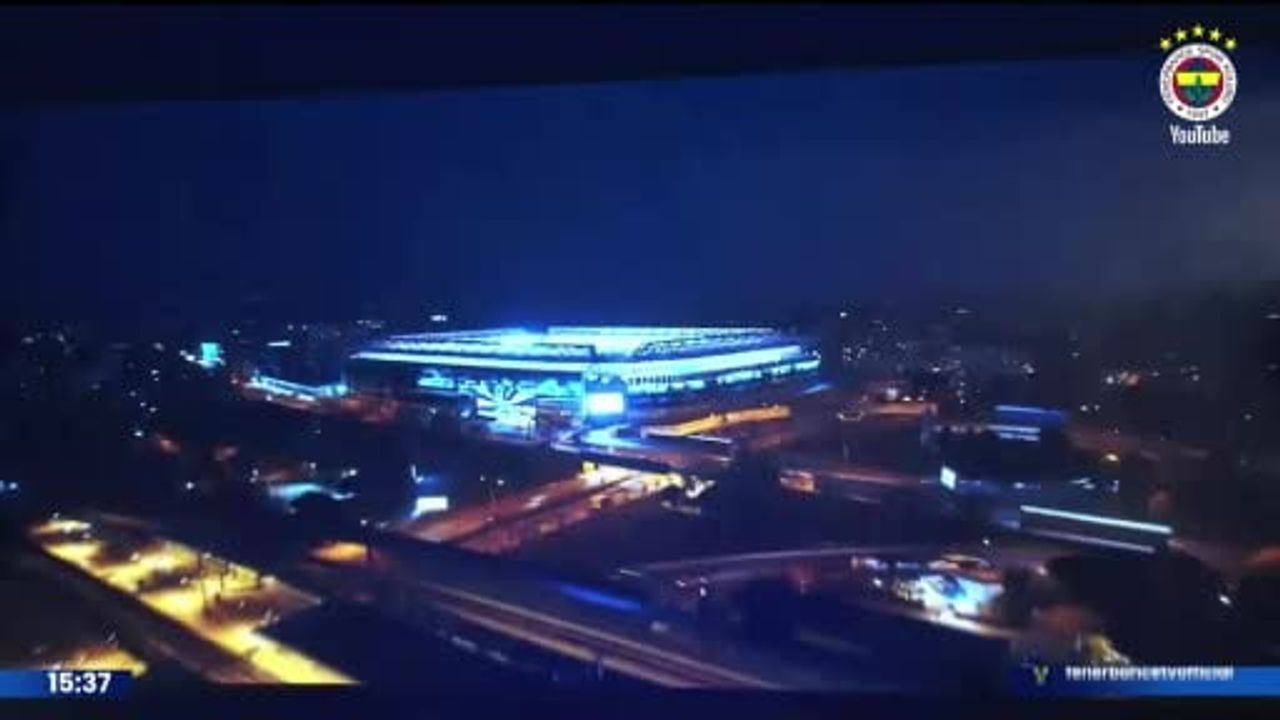 Fenerbahçe 120. Yıl Logolu 2026-2027 Formalarını Fenerium Maraton Mağaza'da Tanıttı