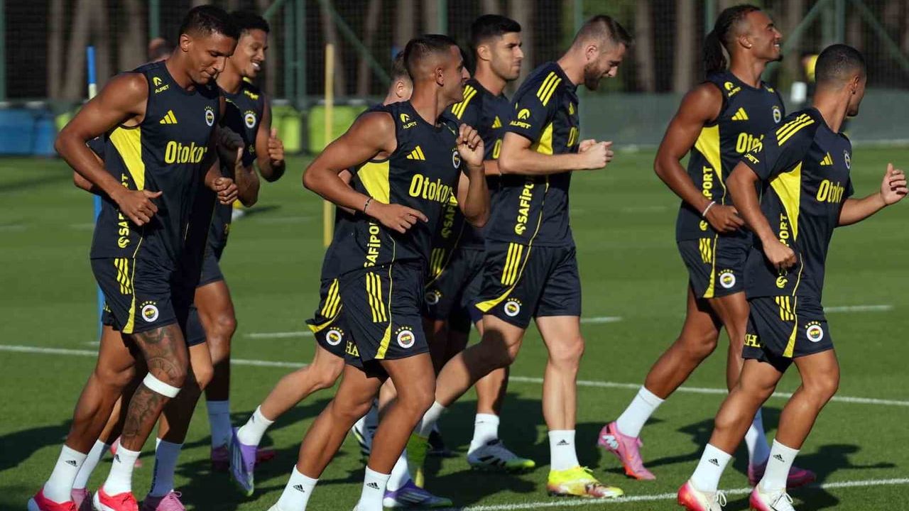 Fenerbahçe, Avusturya Kampında 5-16 Temmuz Tarihleri Arasında 3 Hazırlık Maçı Oynayacak