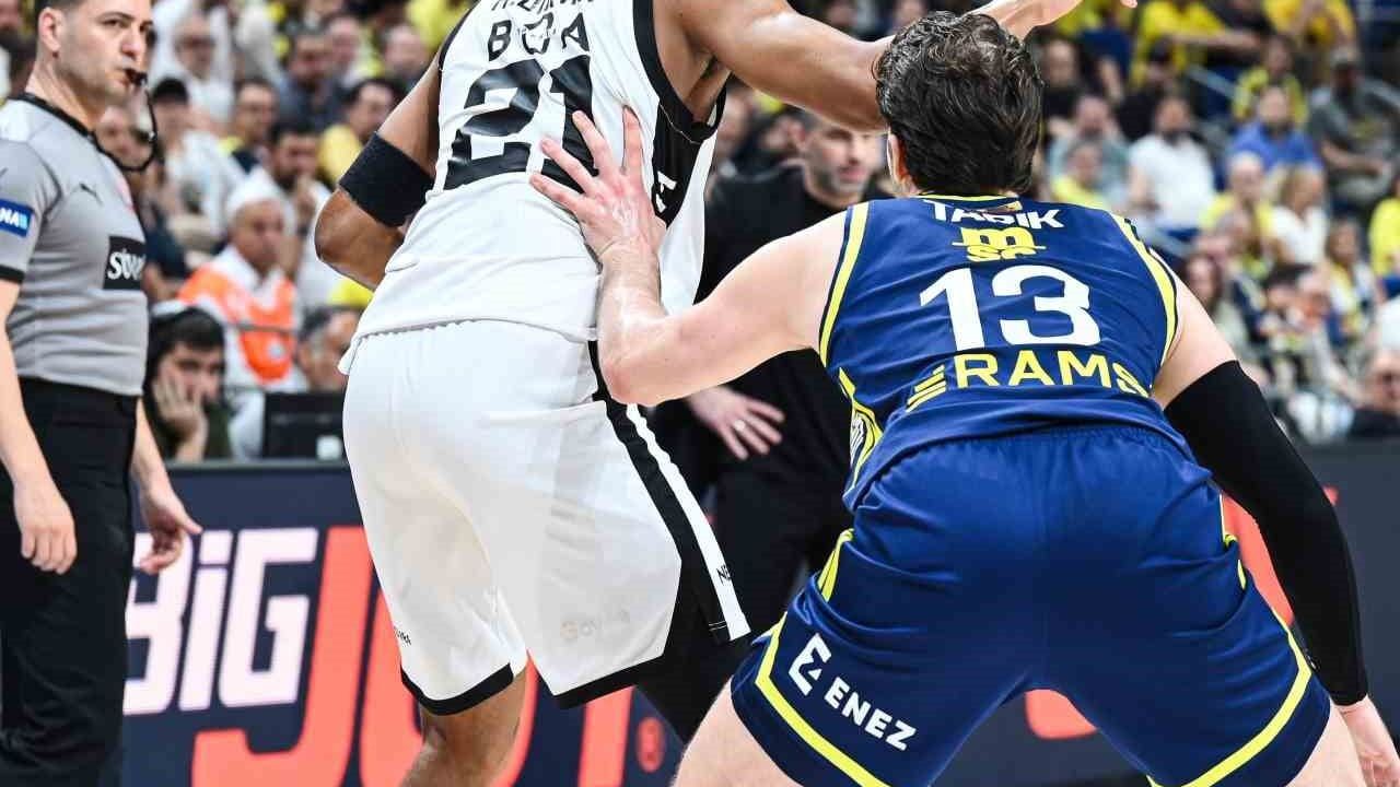 Fenerbahçe, Beşiktaş karşısında seriyi 1-1'e getirdi
