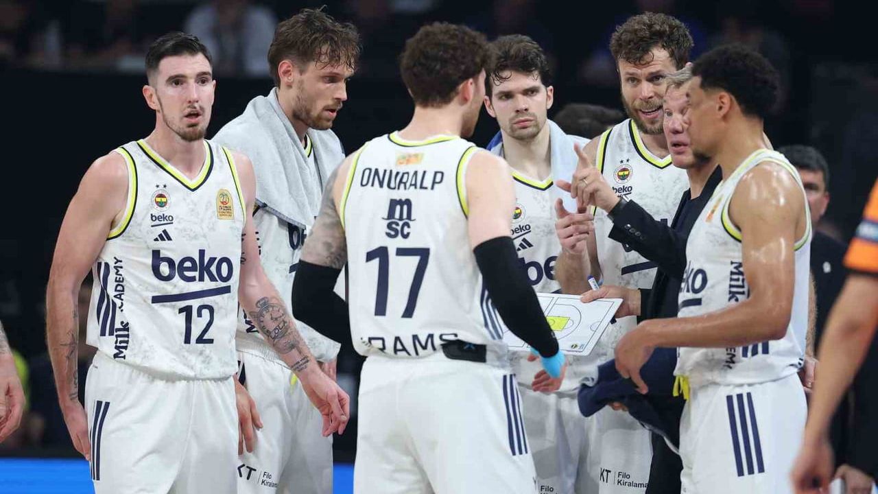 Fenerbahçe final serisinde 2-1 öne geçti