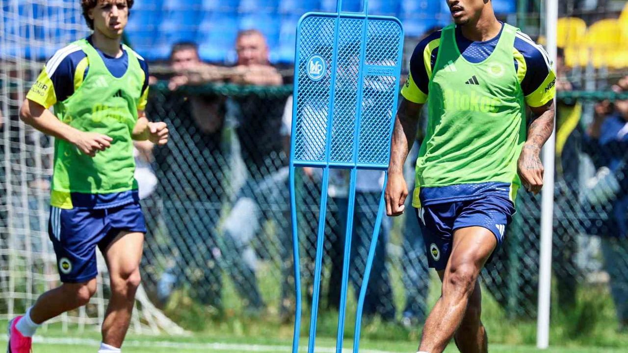 Fenerbahçe hazırlıklarını Topuk Yaylası tesislerinde sürdürüyor