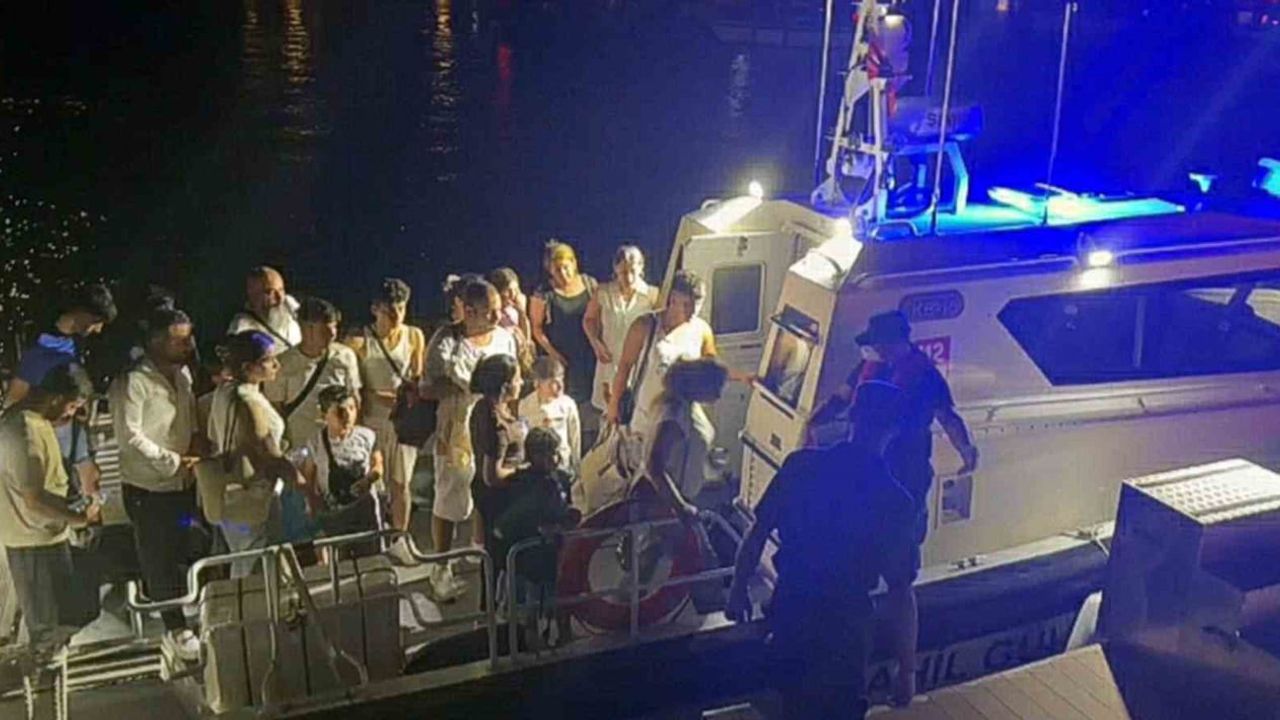 Fethiye açıklarında 25 düzensiz göçmen ve 7 şüpheli yakalandı