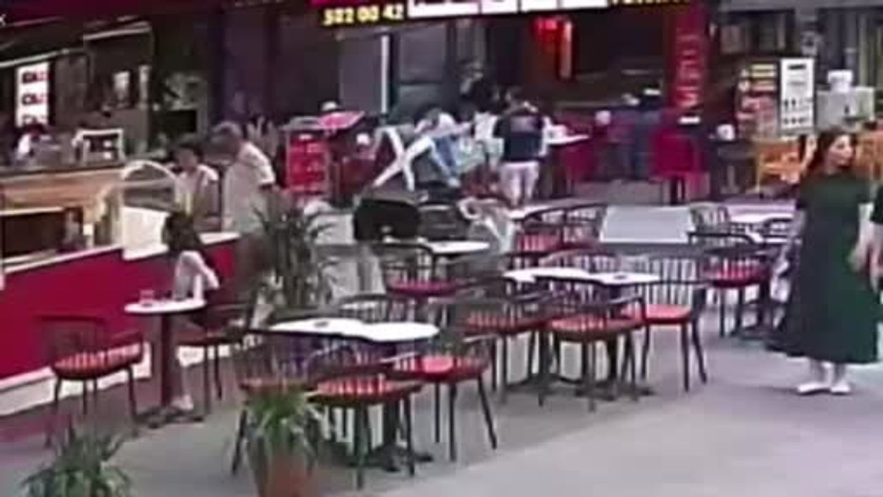 Fethiye'de kimlik kontrolünden kaçan şüpheli, vatandaşın müdahalesiyle yakalandı