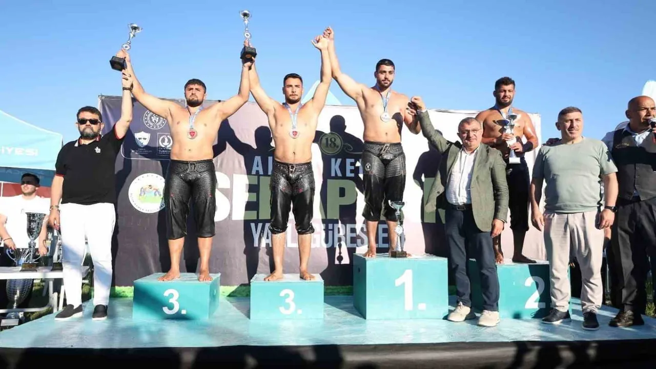 Feyzullah Aktürk Sekapark Altınkemer Yağlı Güreşleri'nde başpehlivan oldu