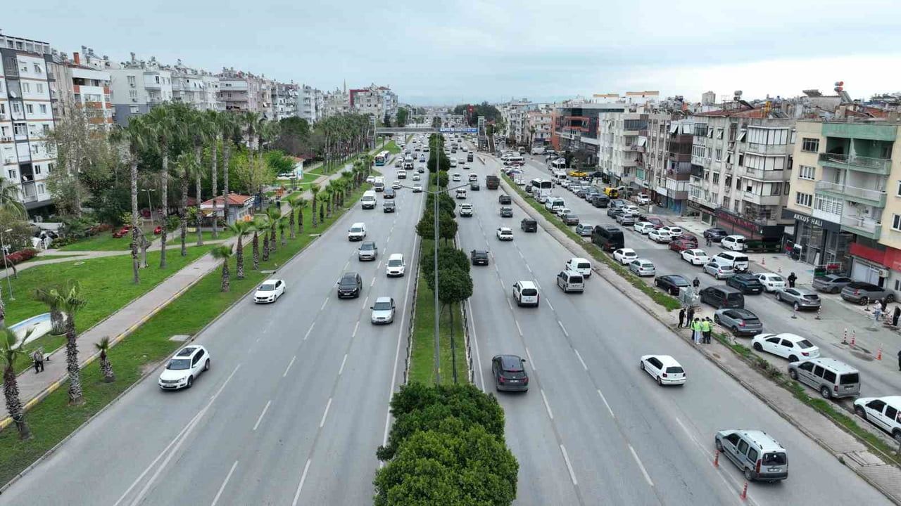 Gazi Bulvarı’nda trafik akışını rahatlatmak için çalışma başlatıldı