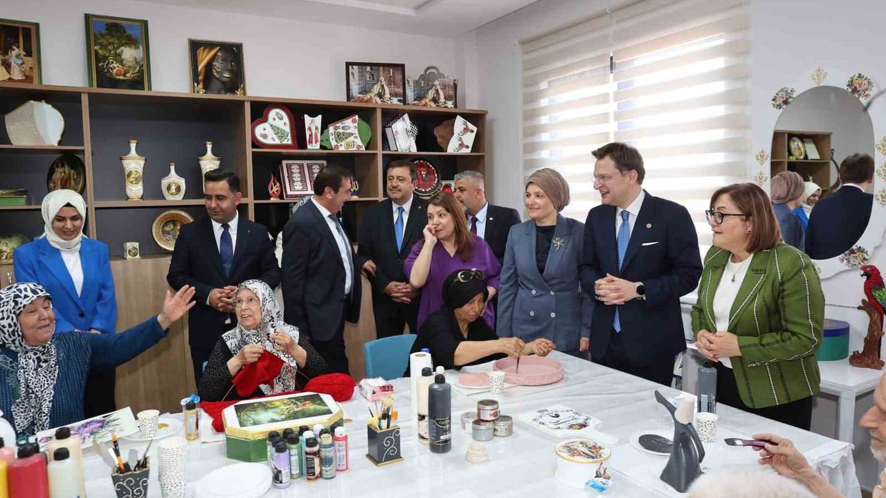 Gaziantep Büyükşehir, Meral-Beyhan Uslu Alzheimer Merkezi’ni hizmete açtı