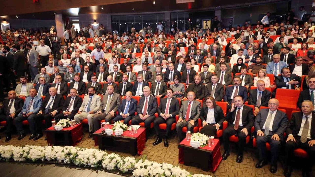 Gaziantep Kent Ekonomileri Zirvesi: Gaziantep-Halep Hattında Üretim, Ticaret ve Gümrük Açılımları Görüşüldü