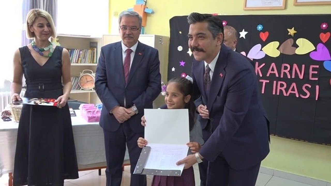 Gaziantep'te 680 bini aşkın öğrenci karne aldı