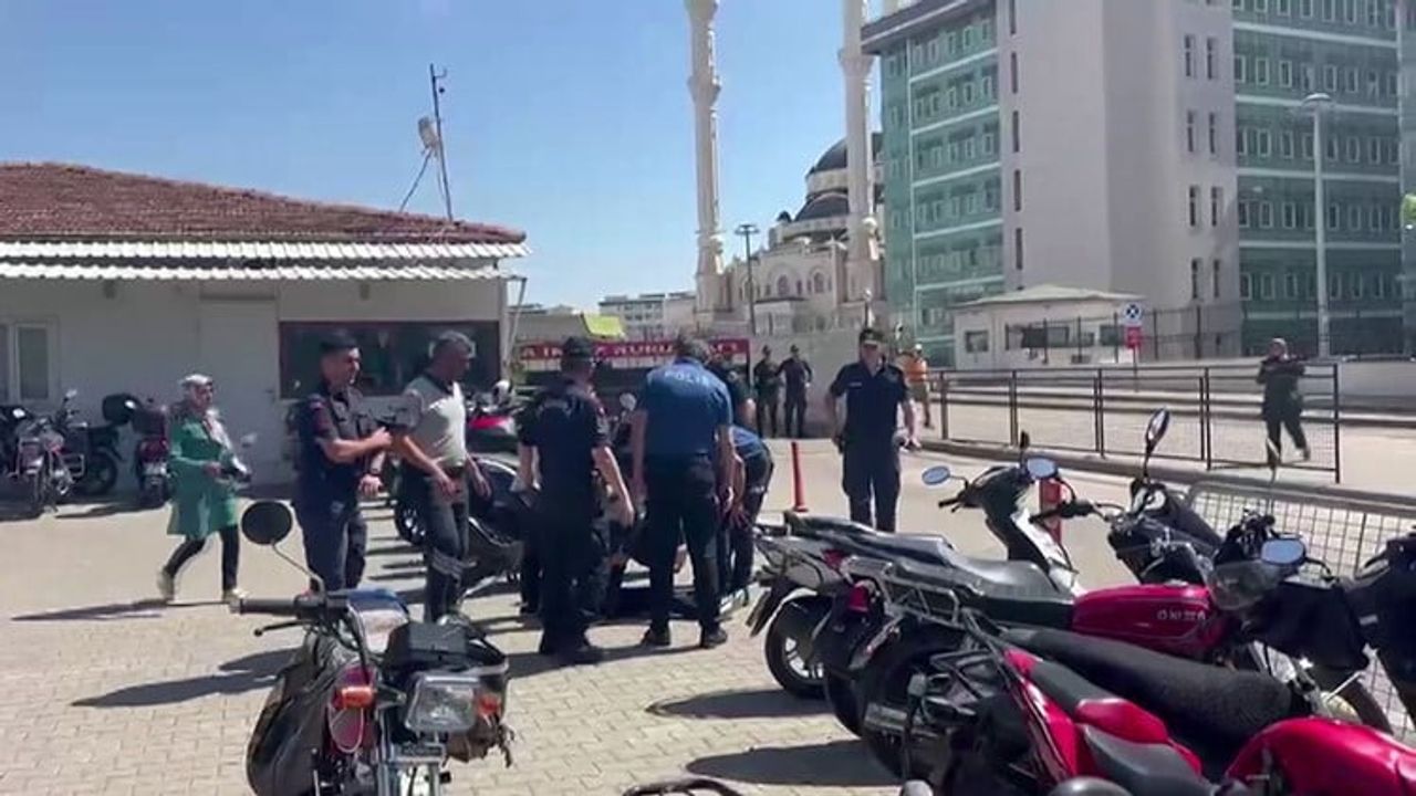 Gaziantep'te cezaevi önünde silahlı saldırı: 2 kişi ayaklarından yaralandı
