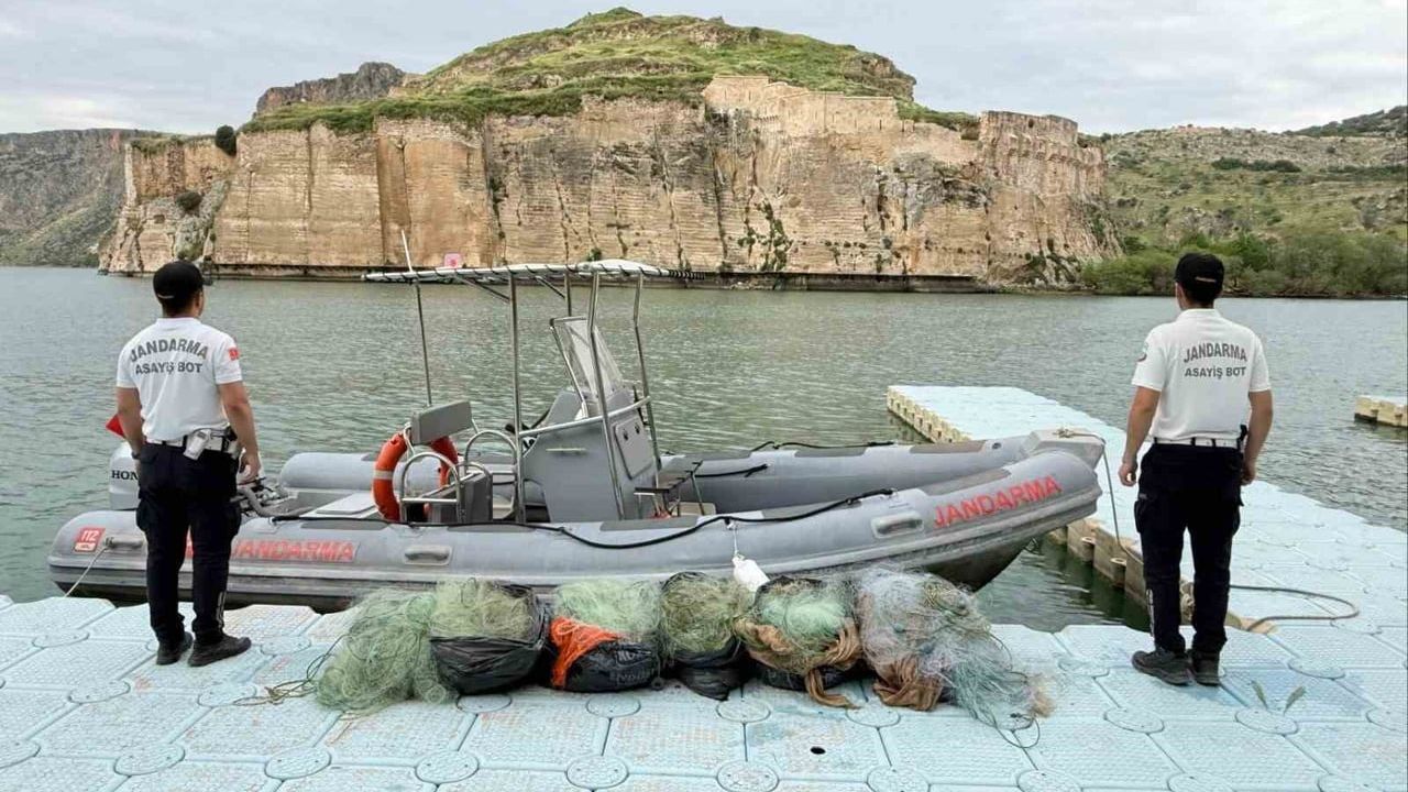 Gaziantep'te Fırat Nehri'nde ağla avlanma yasağını ihlal eden 3 kişi yakalandı