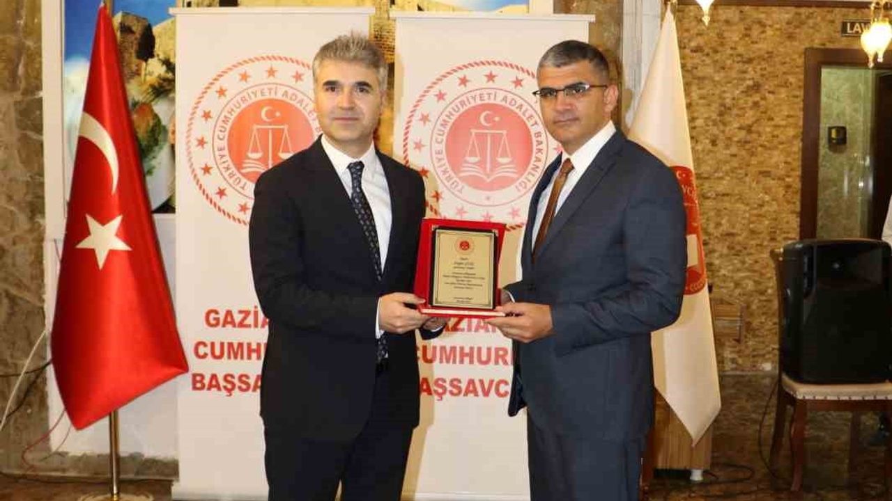 Gaziantep'te görev yeri değişen hakim ve cumhuriyet savcılarına veda programı düzenlendi