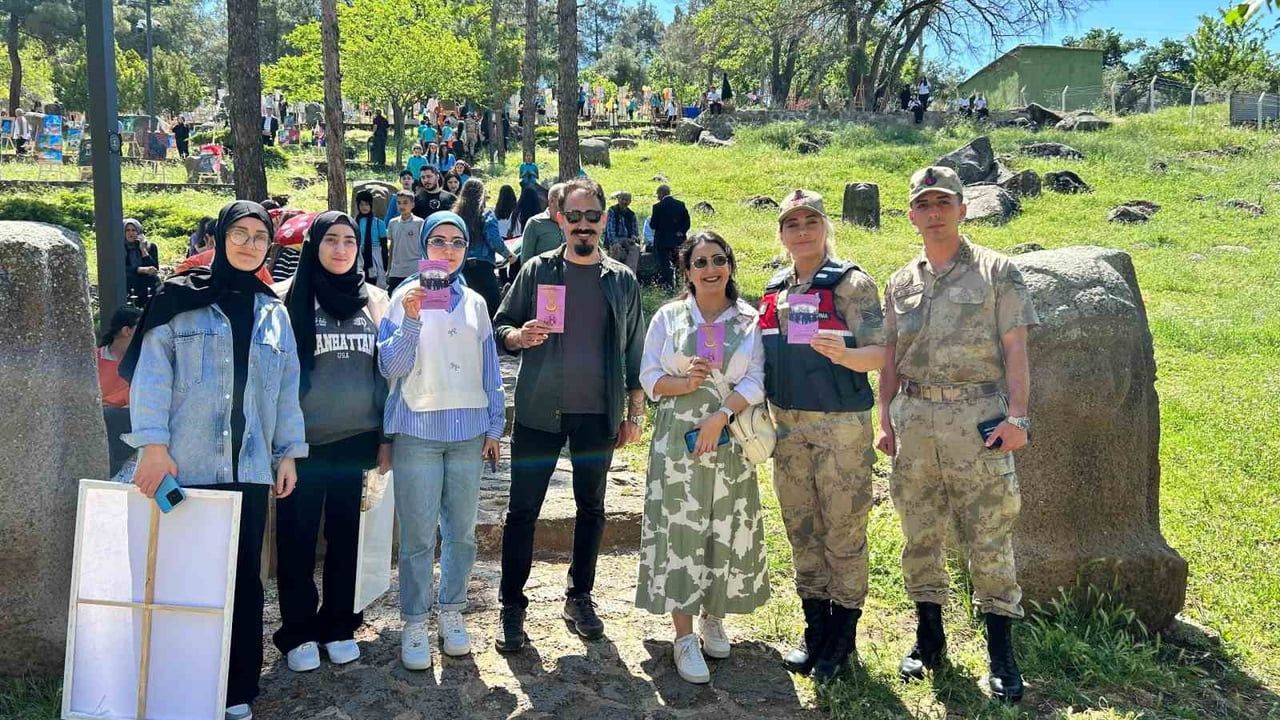 Gaziantep'te Jandarma 745 Kadına KADES Uygulamasını Tanıttı