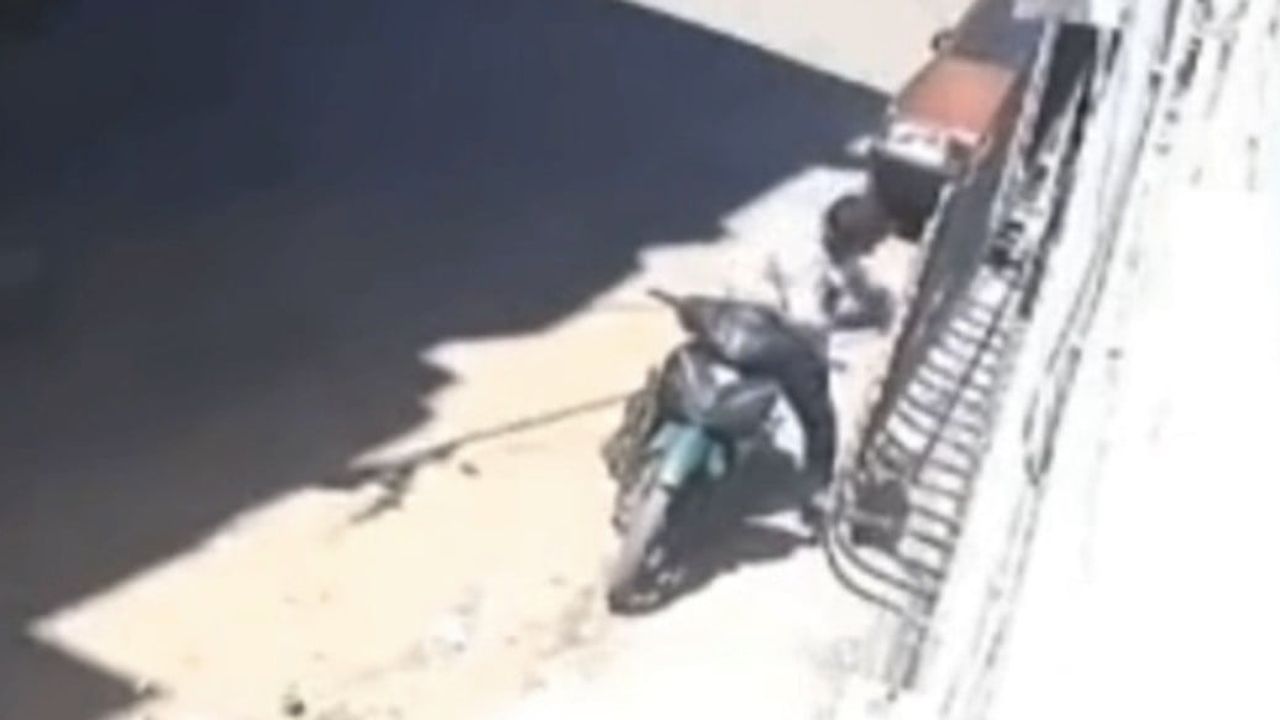 Gaziantep'te küçük kıza sokakta şiddet: Babanın 12 suç kaydı tespit edildi