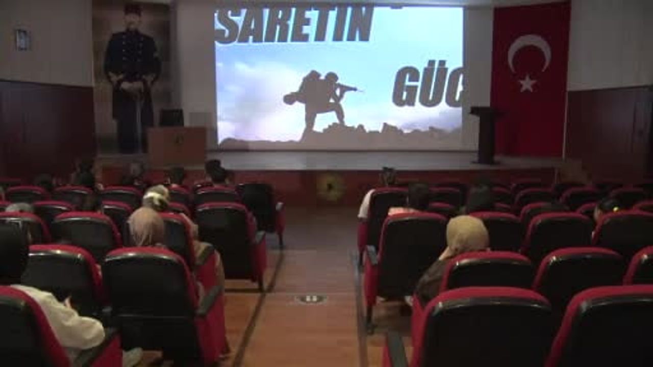 Gaziantep'te Türk Kara Kuvvetleri'nin 2235'inci kuruluş yıl dönümü törenle kutlandı