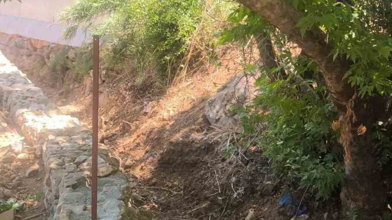 Gazipaşa'da devriye jandarması son anda fark ederek bir kişiyi kurtardı