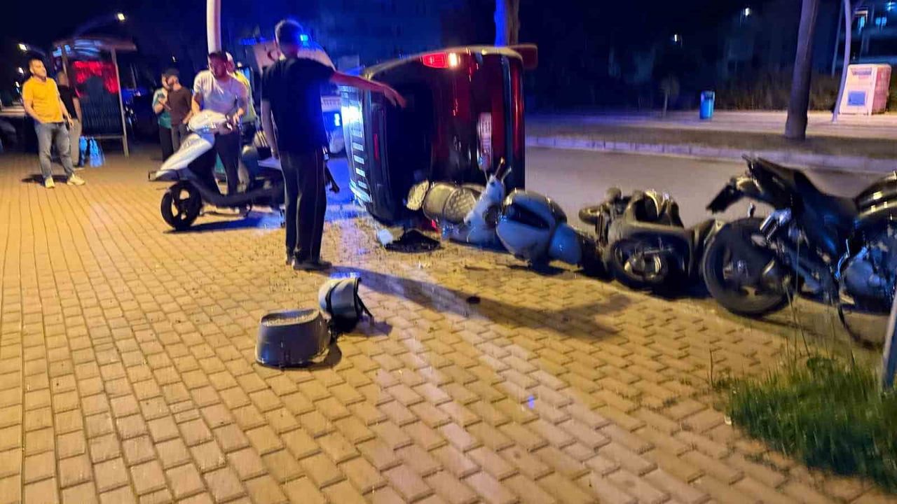 Gazipaşa'da kontrolden çıkan otomobil park halindeki araçlara çarpıp takla attı; sürücü yaralandı