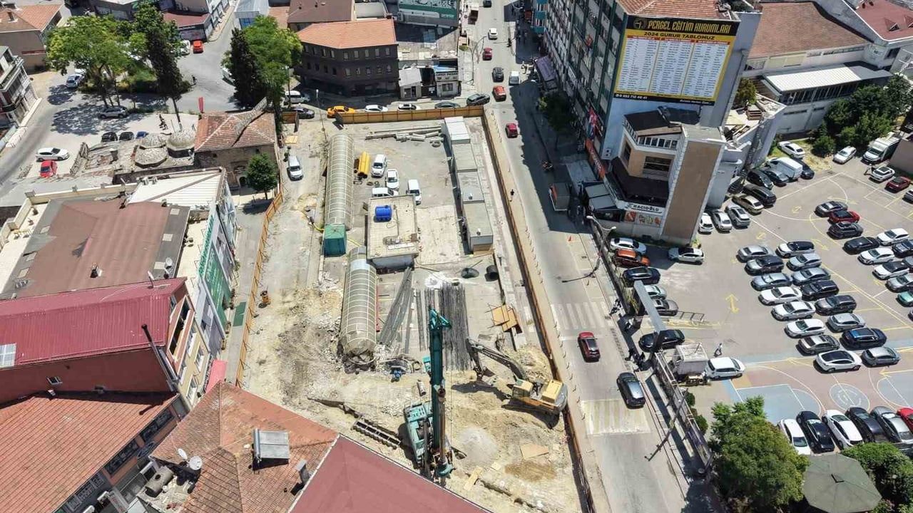 Gebze'de Menzilhane Tam Otomatik Otopark ve Meydan Projesi: Tarihi Hamam Gün Yüzüne Çıkıyor