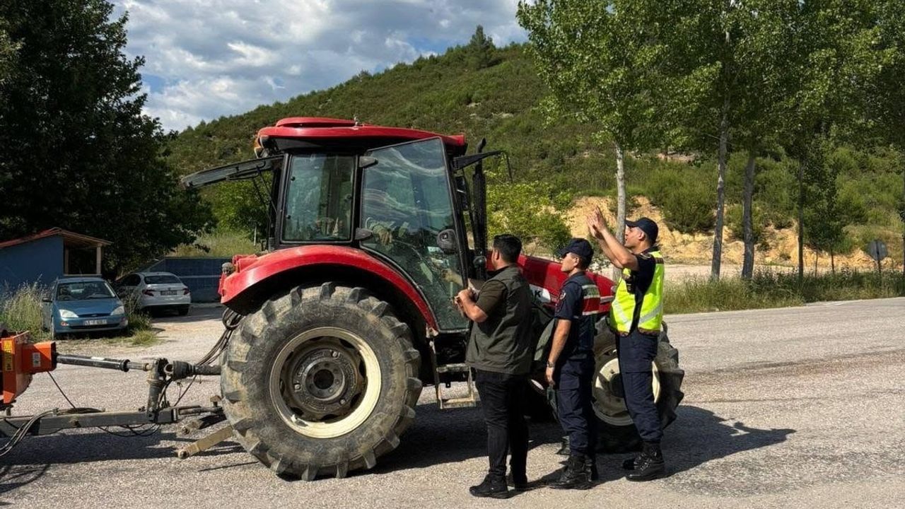 Gediz'de orman yangınlarına karşı broşürlü bilinçlendirme çalışması