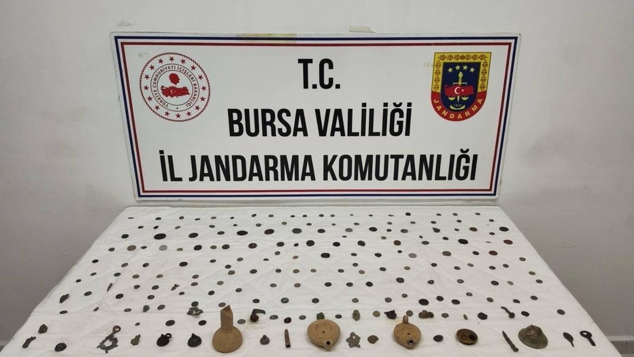 Gemlik'te tarihi eser operasyonu: Roma ve Bizans dönemine ait 202 parça ele geçirildi