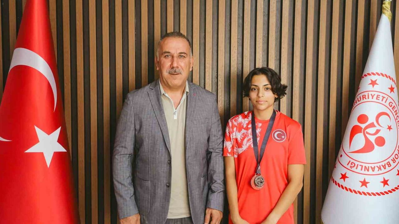 Gençlik ve spor il müdürü Yığmatepe başarılı sporcuyu ağırladı