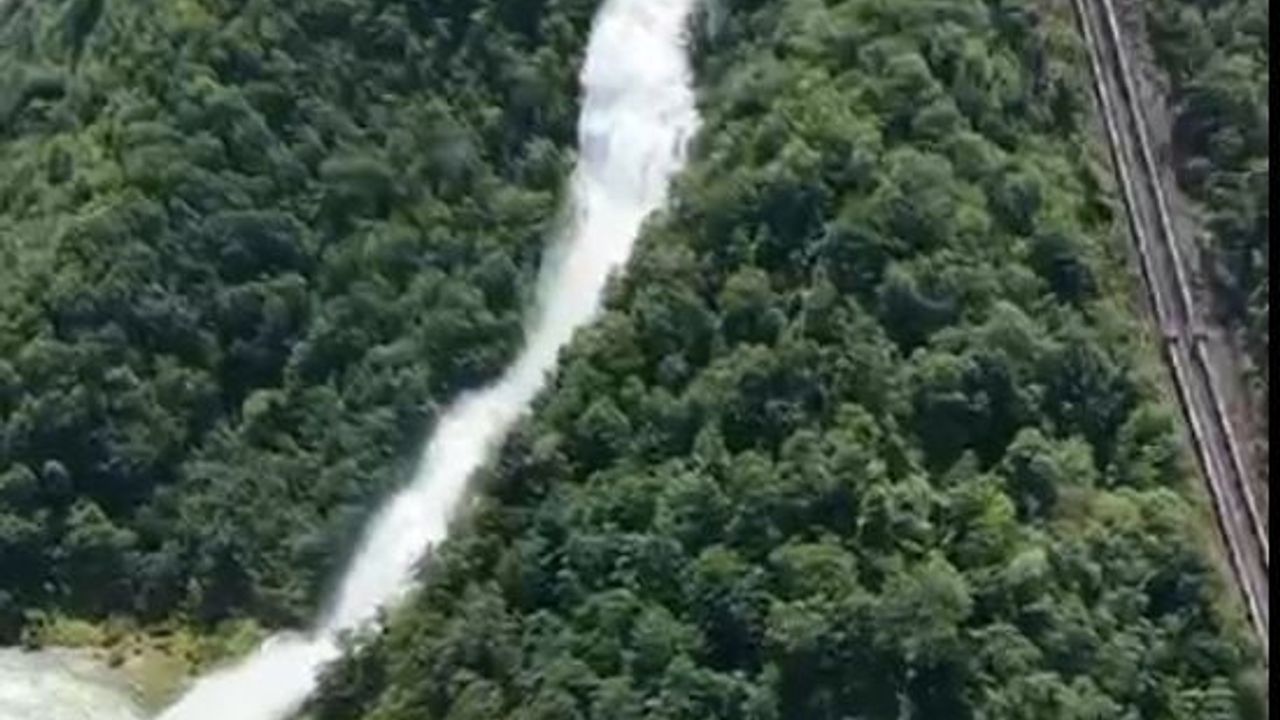 Giresun'da HES tahliyesiyle oluşan yapay şelale Harşit Vadisi'nde görsel şölen sundu