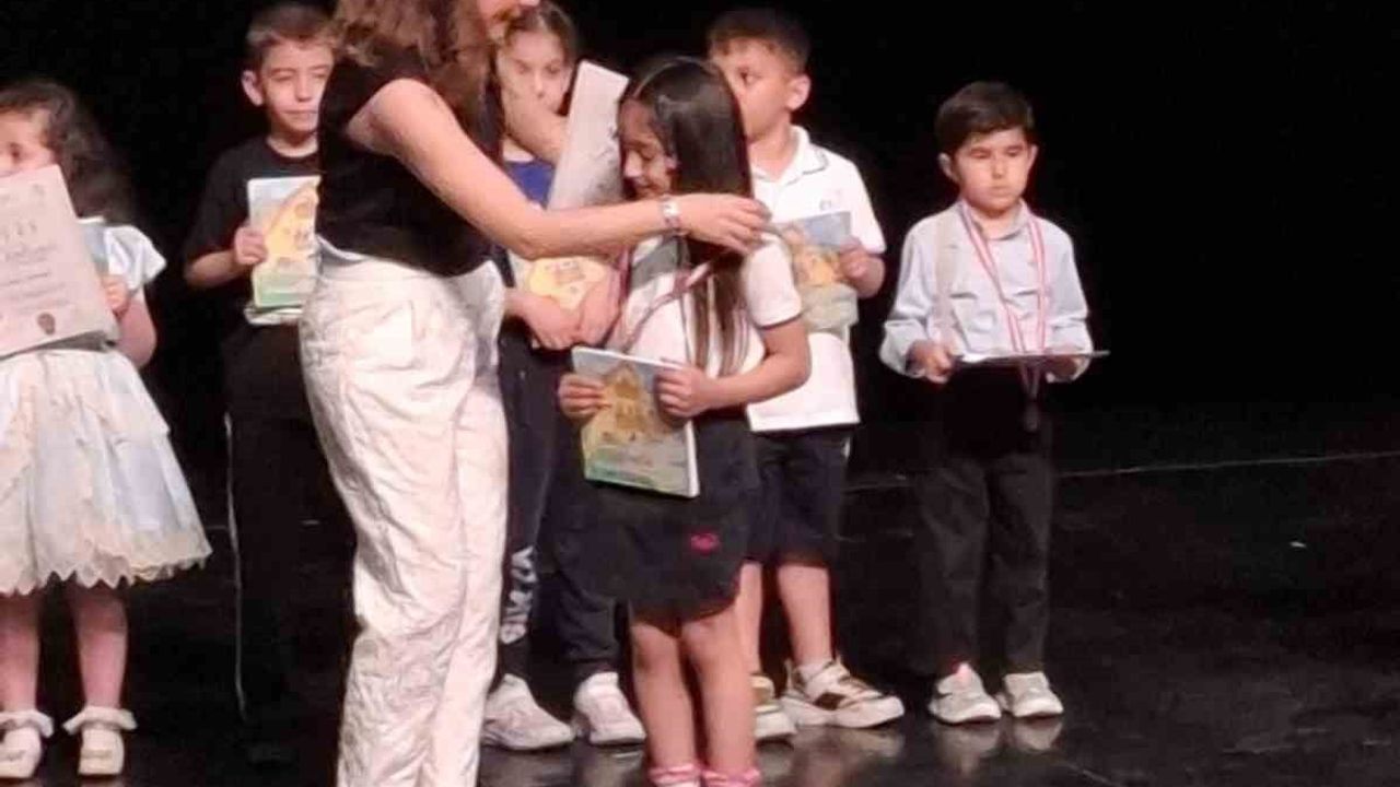 GKV’li minik ressamlar uluslararası çocuk resim yarışmasında madalya kazandı