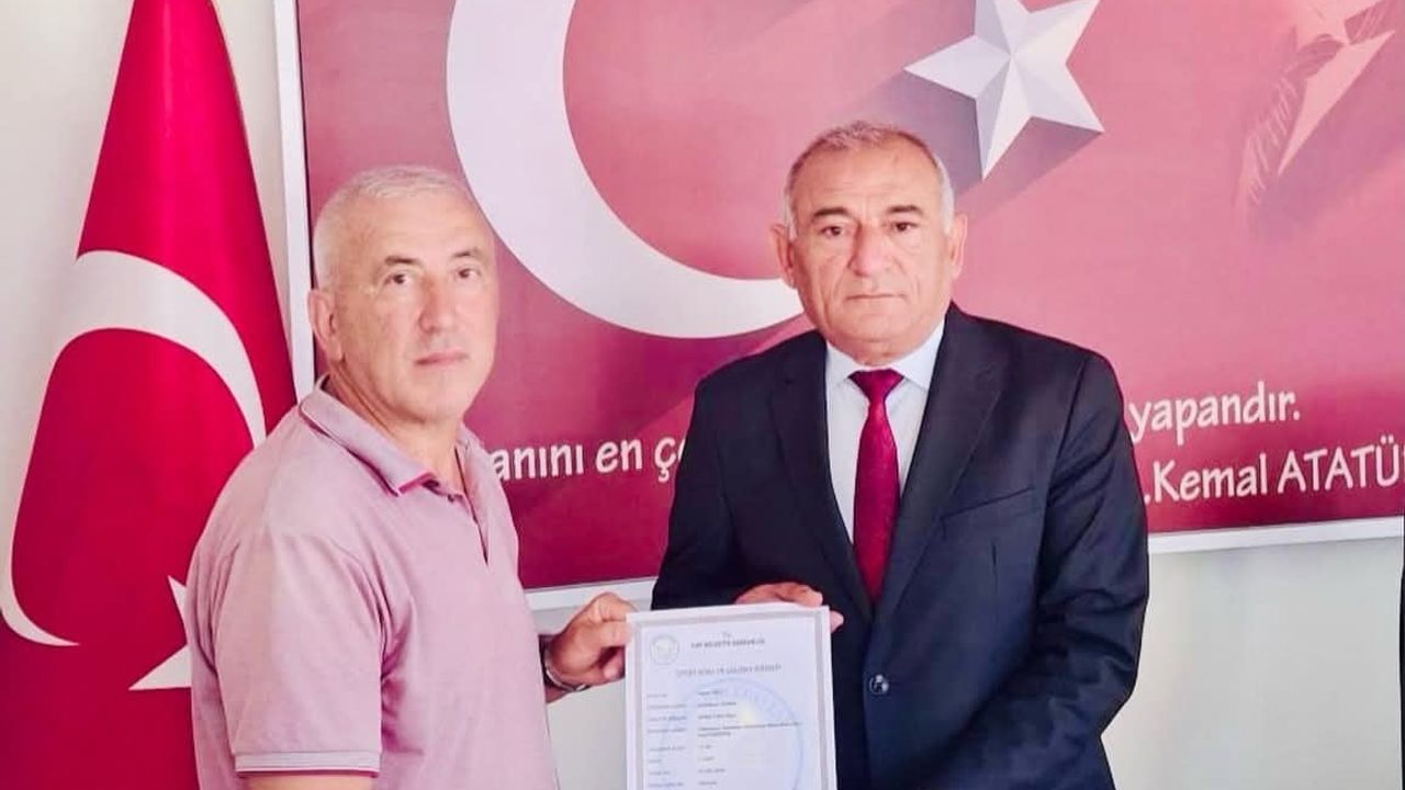 Gökçekuyu'da bakkallık geleneğini üçüncü kuşak sürdürüyor