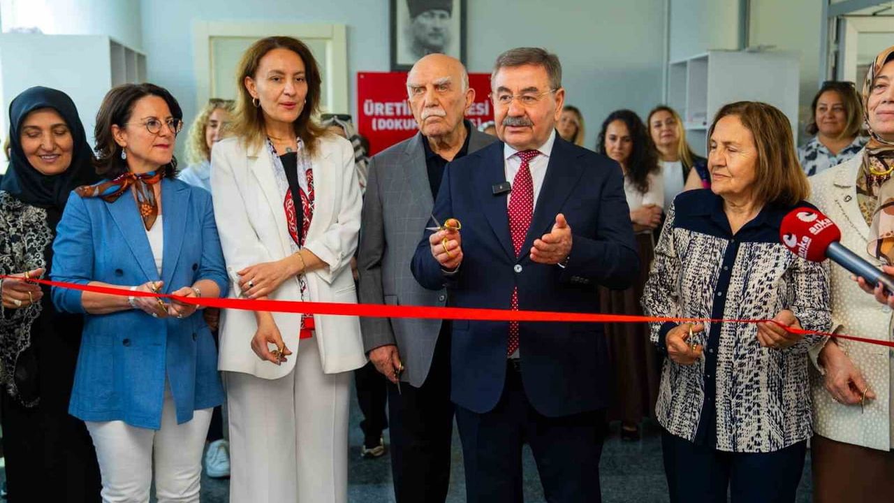 Gölbaşı'nda Dokuyarak Atıklardan Ürüne: Dokuma ve Nakış Atölyesi açıldı
