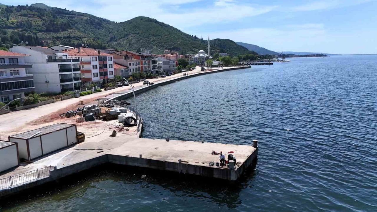 Gölcük Ulaşlı Sahili'ne 460 metrelik dalgakıran: Taşkın riskine karşı set ve üstyapı düzenlemesi