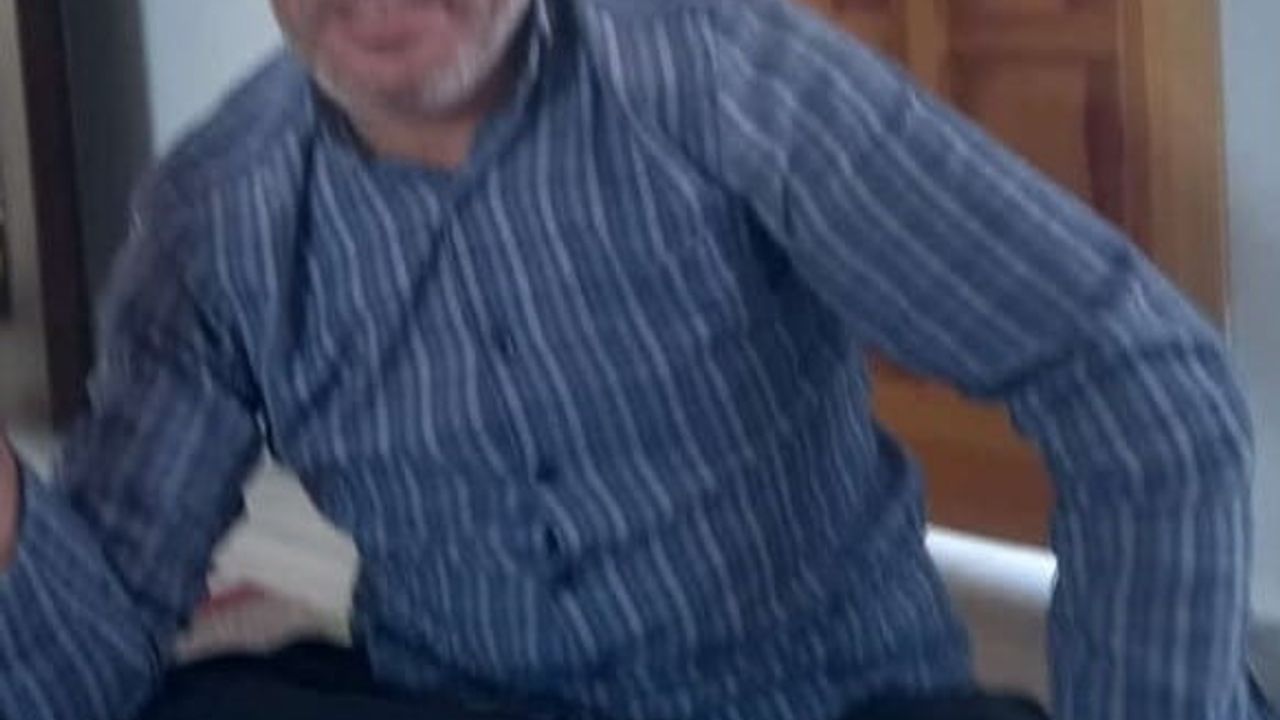 Gömleğinin dala takılması sonucu düşen çiftçi traktörün altında hayatını kaybetti
