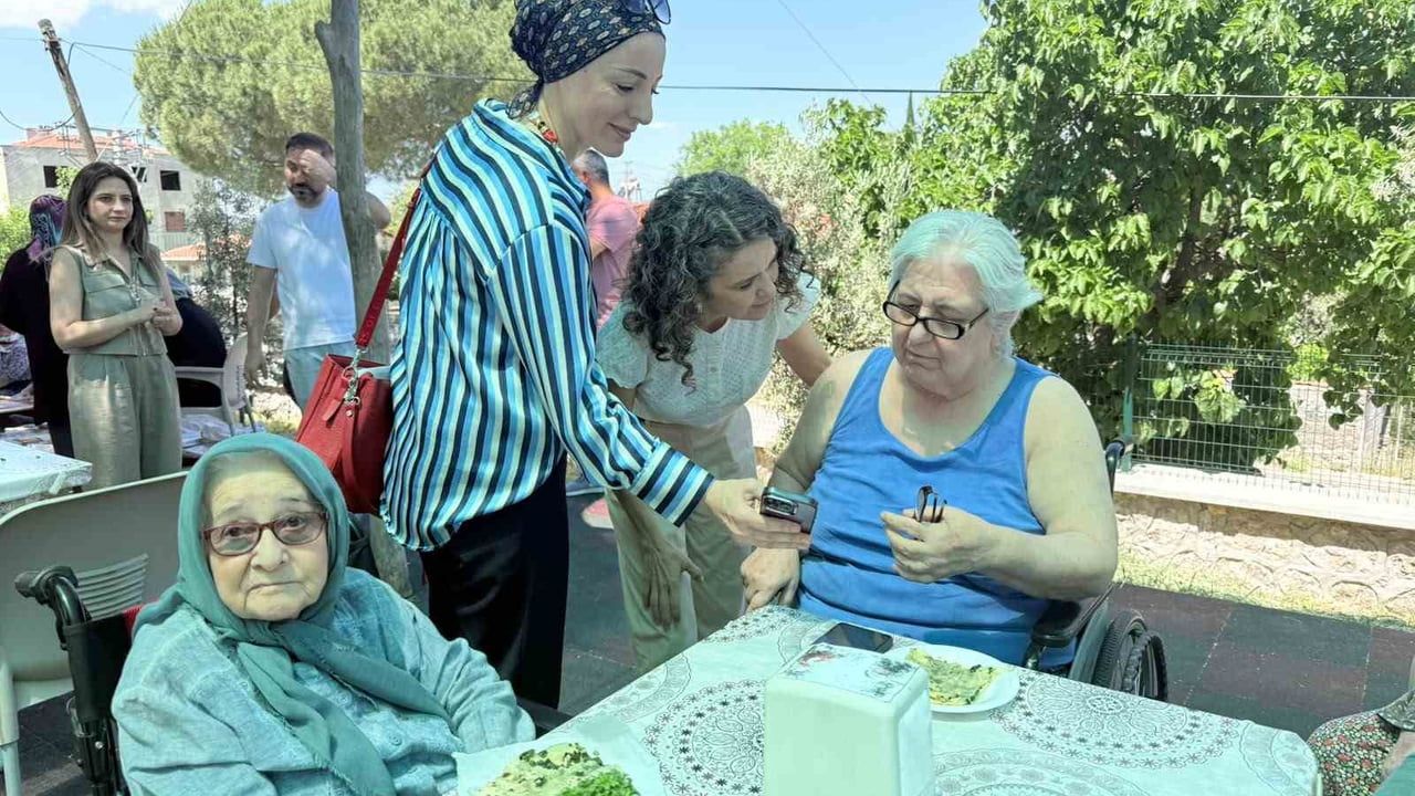 Gördes Huzurevi’nden milli takıma yürekten destek