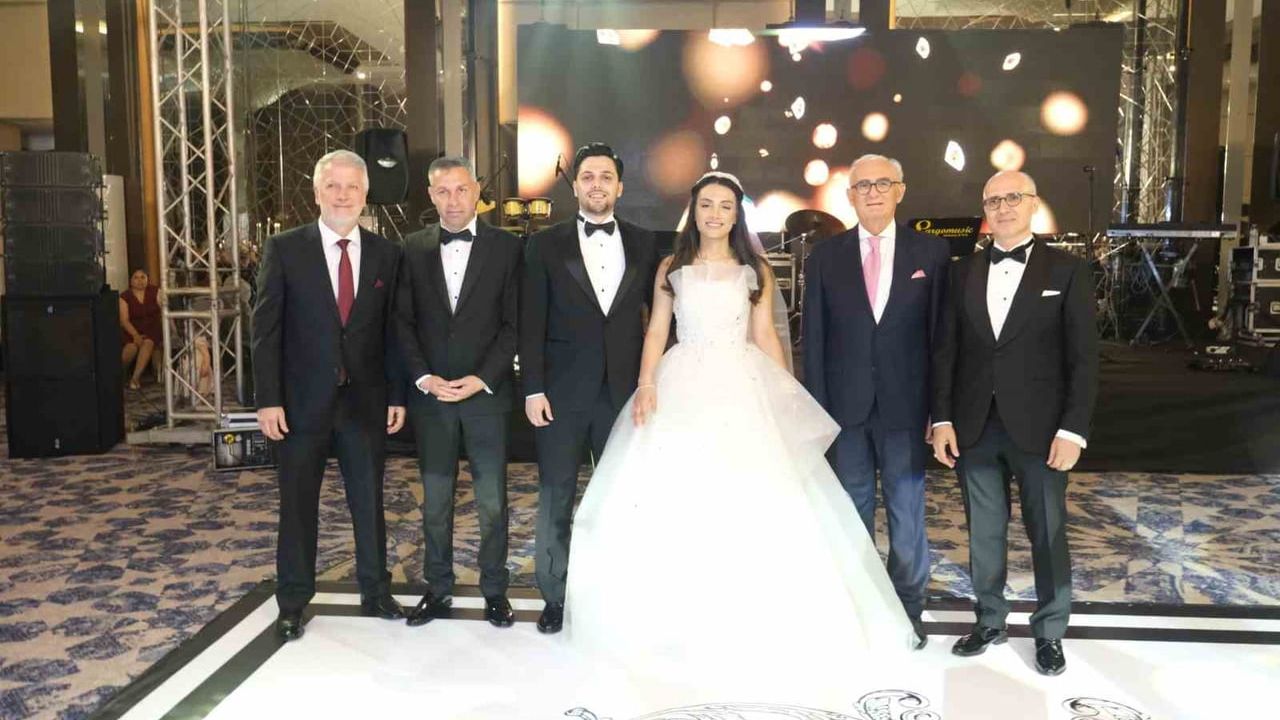 Görkemli düğünle mutluluğa 'evet' dediler