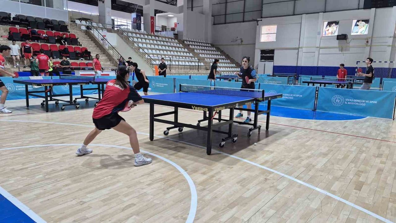 Gözel'den Sivas'taki milli sporculara moral ziyareti