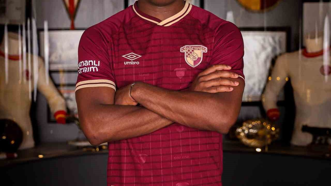 Göztepe, Sinclair Armstrong'ı resmen açıkladı