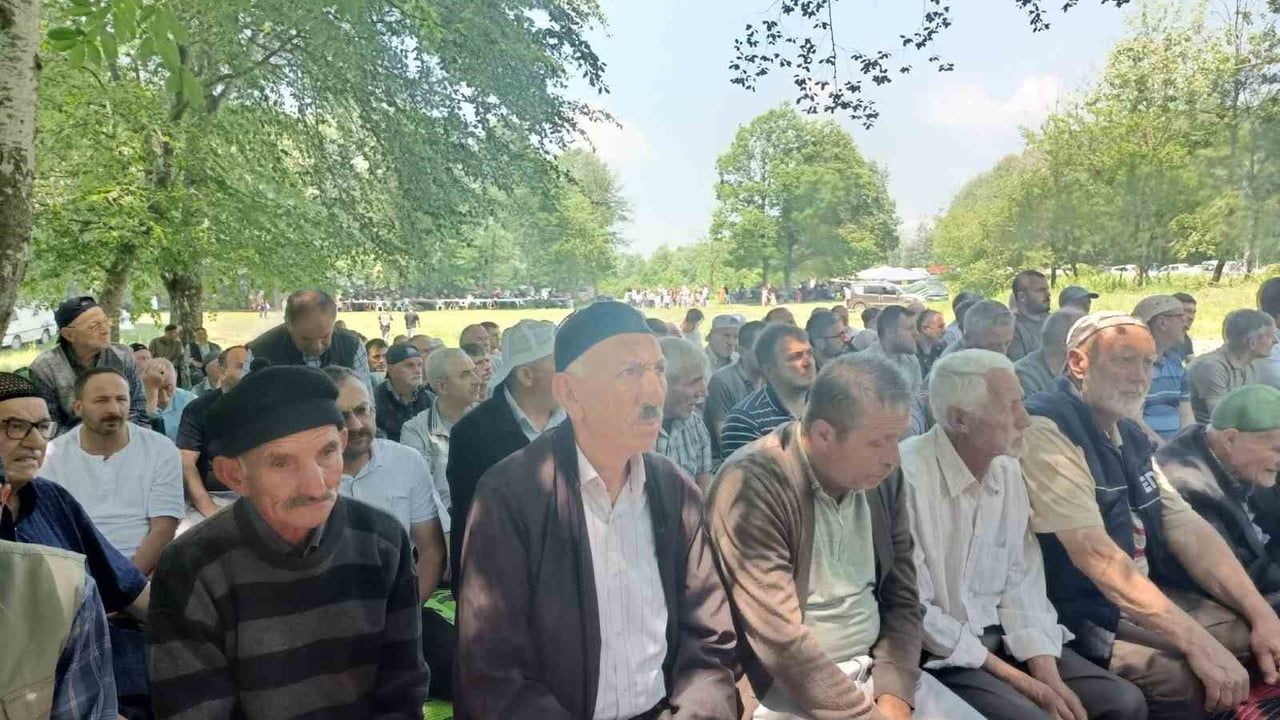 Güde Köyü'nde Geleneksel Yağmur ve Şükür Duası Yapıldı