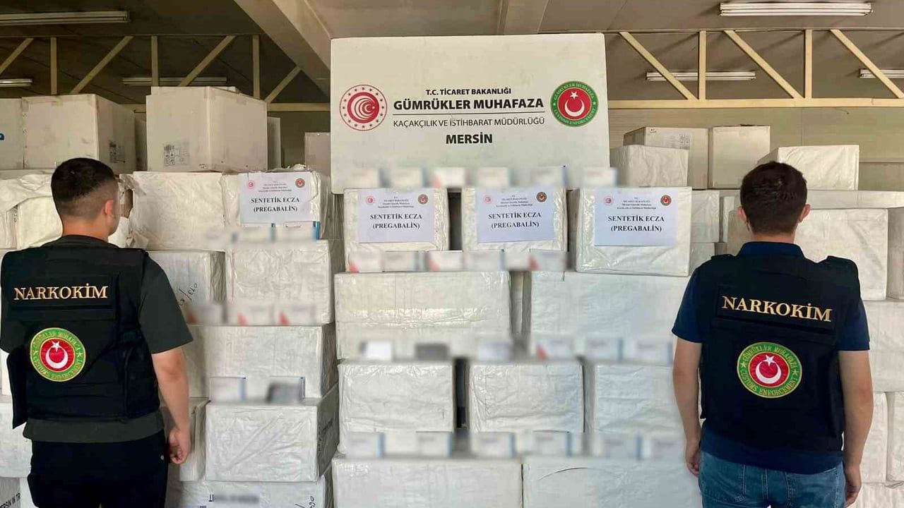 Gümrükler Muhafaza ekiplerinden iki ayrı operasyonda milyarlar değerinde kaçak ilaç ve uyuşturucu ele geçirildi