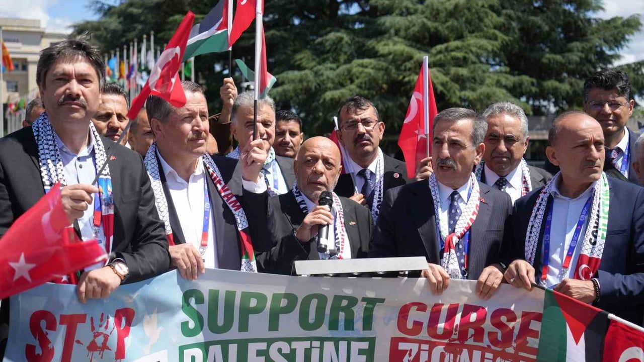 HAK-İŞ, BM Cenevre Ofisi Önünde Filistin’e Destek Gösterisi Düzenledi