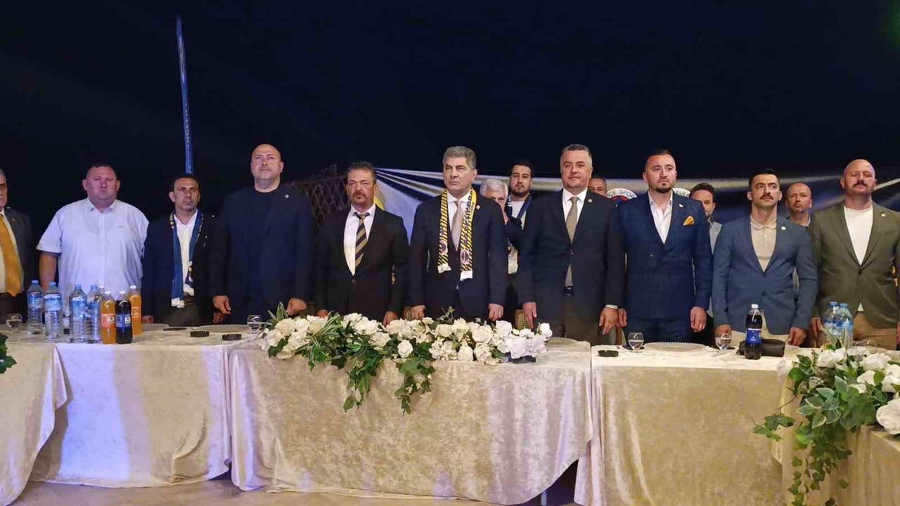 Hakan Safi Tekirdağ'da: "Tarihin gelmiş geçmiş en iyi kadrolarından birini kuruyoruz"