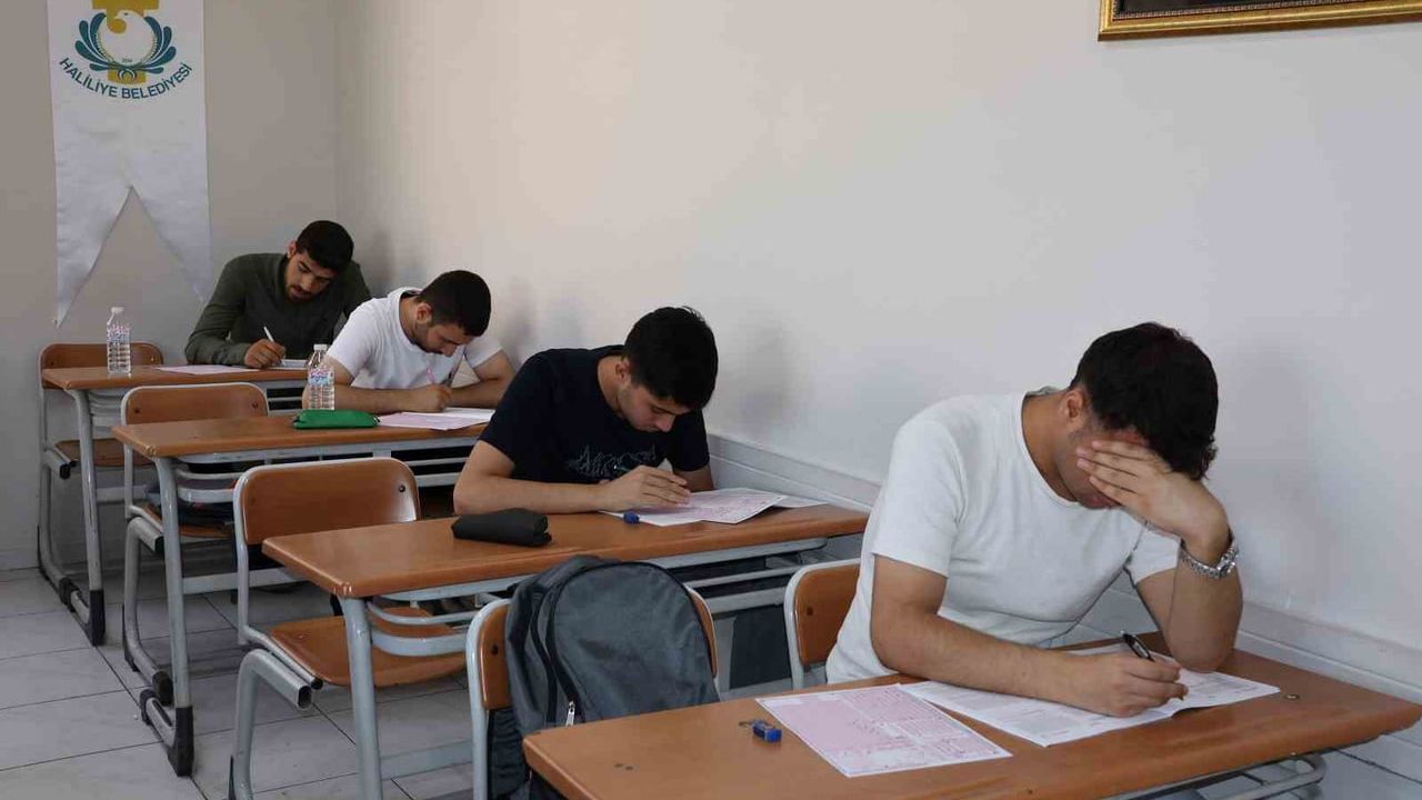 Haliliye'de gençler YKS'ye ÖSYM formatında seri denemelerle hazırlanıyor