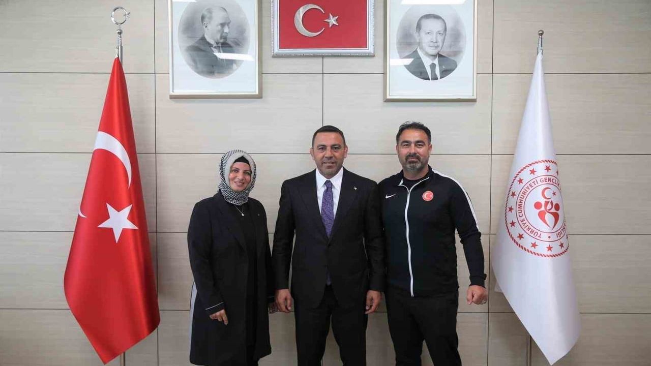 Hamza Yerlikaya, Kayseri YayTanSay'ın Türkiye Şampiyonluğunu Kutladı