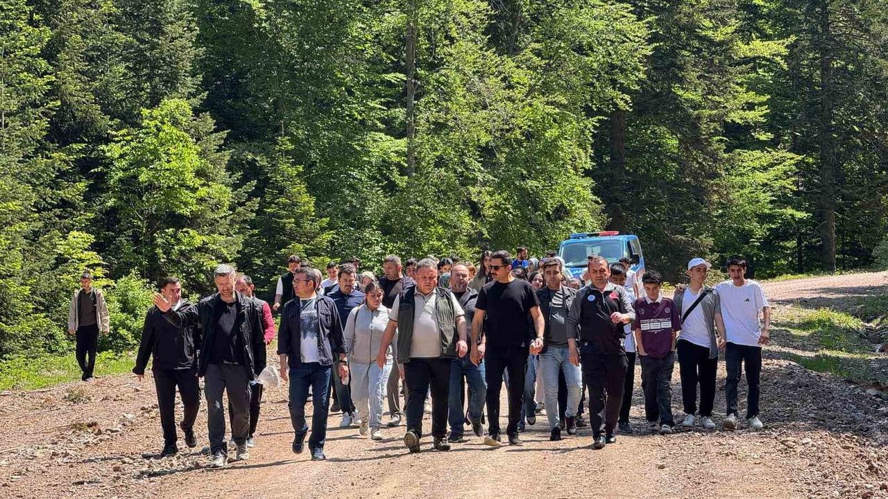 Hanönü'de Gençlik Haftası yürüyüşü: 7 kilometrelik rota Akgöl Tabiat Parkı'nda sonlandı