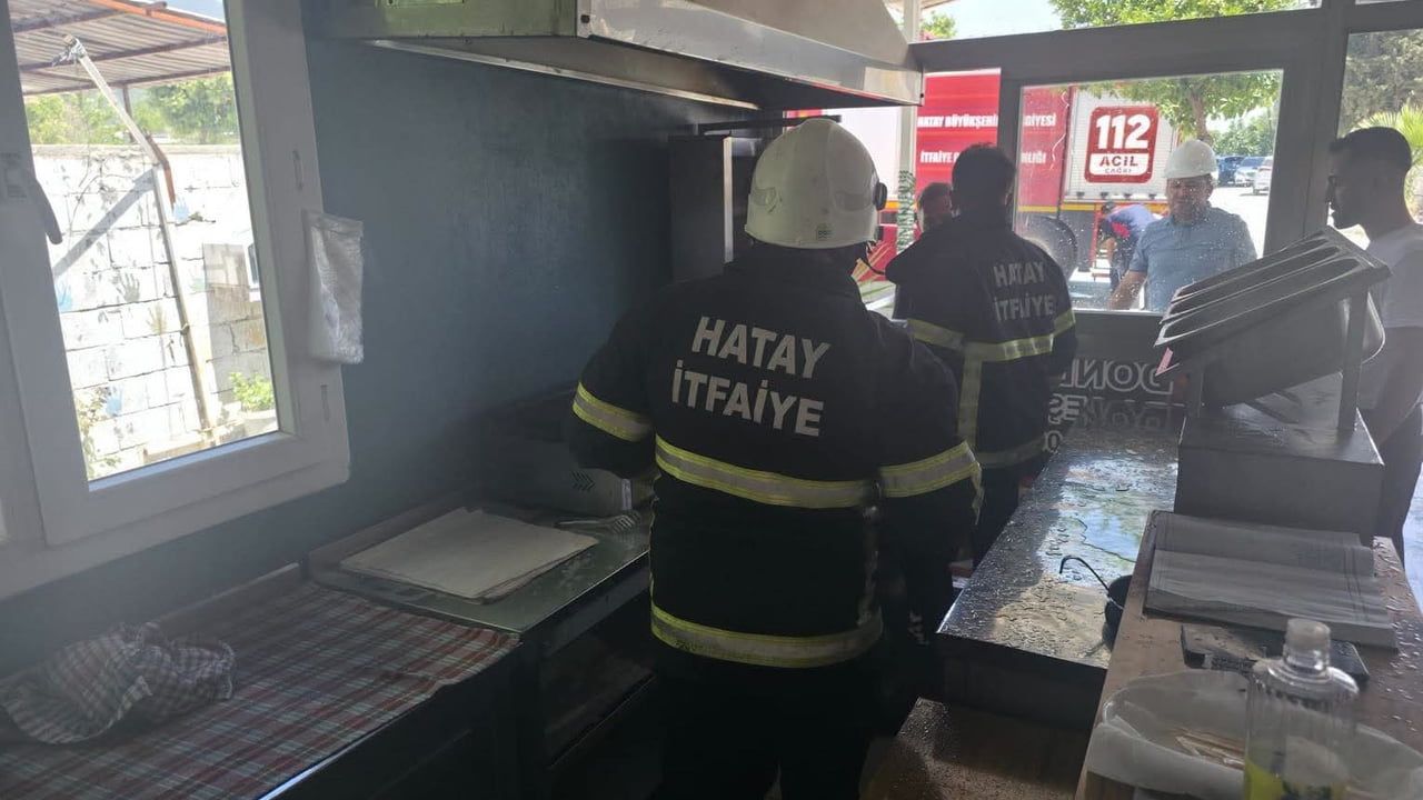 Hassa'da dönercide yangın kontrol altına alındı